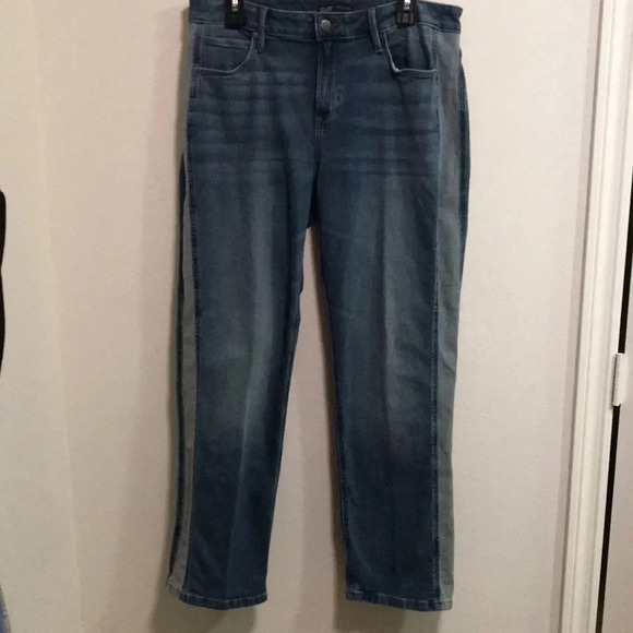 Simply Vera Vera Wang Jeans with Stripe Down Leg -Size 12 - Picture 1 of 10